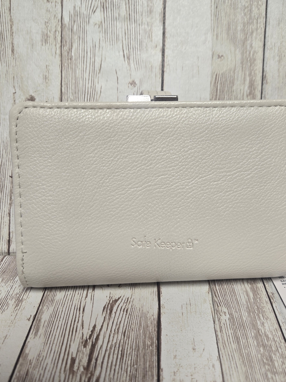 APT. 9 Abbey Indexer RFID Blocking Wallet Bone Cream NWT Safe Keeper - Picture 2 of 13